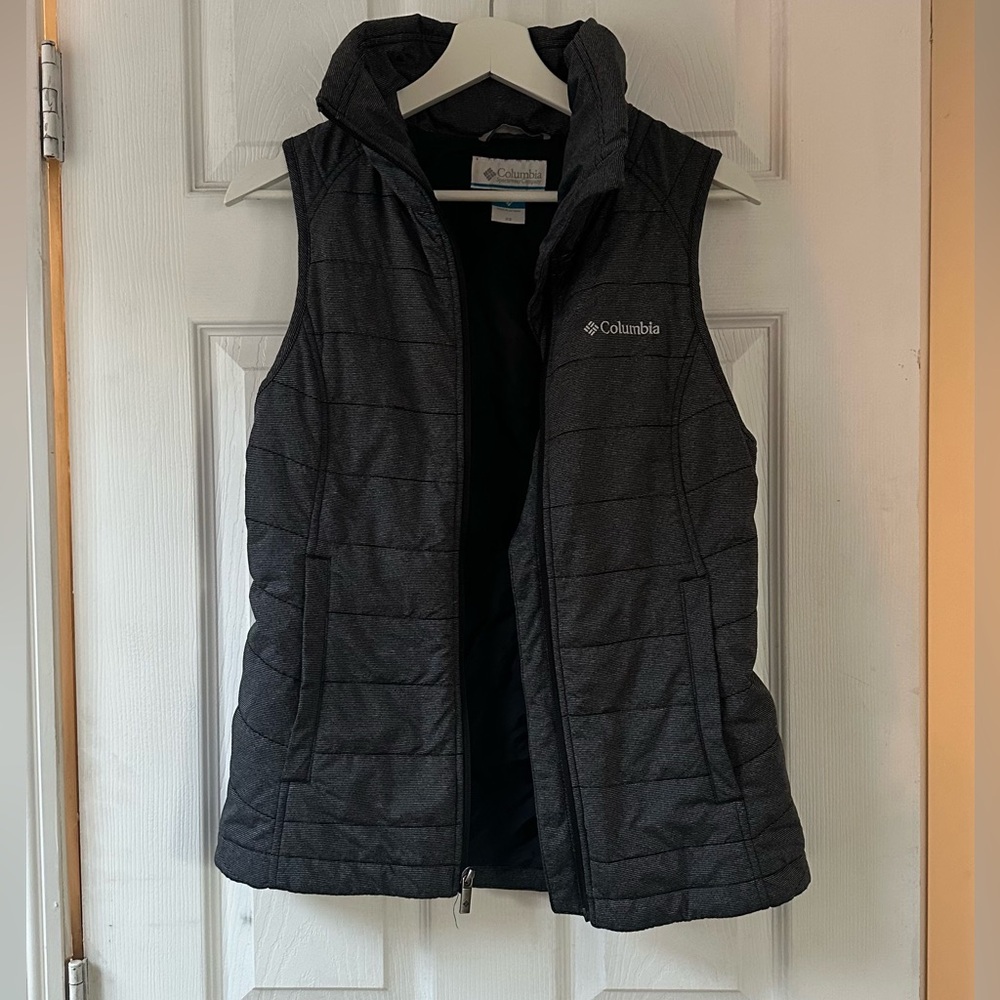 Small Grey Columbia Quilted